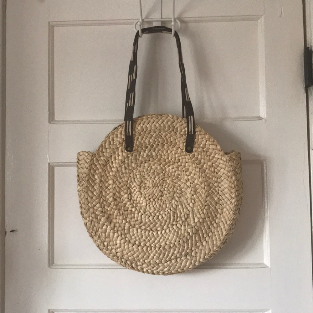 Round Straw Tote